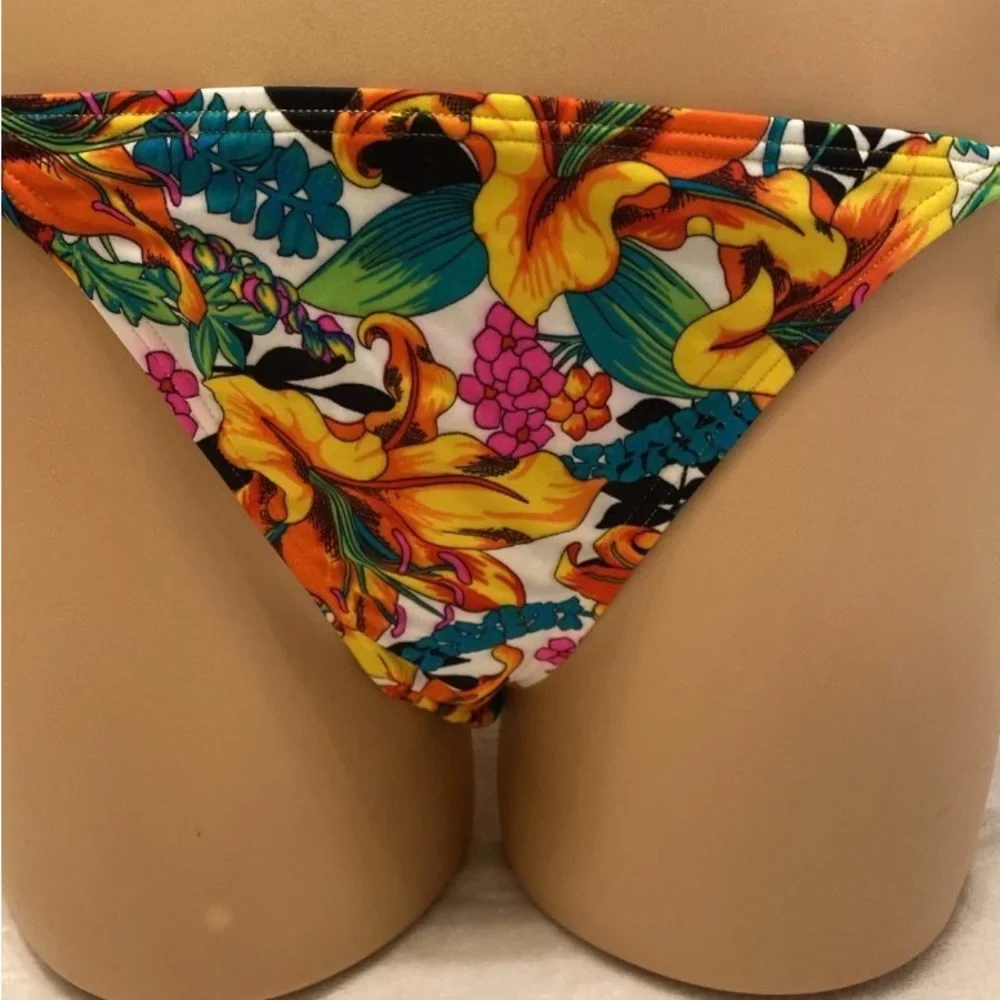 Victoria's Secret White Floral Twist Bandeau Bikini. Flawed See Photos